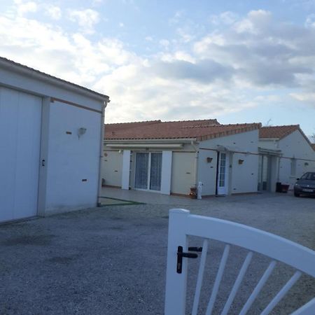Le Petit Plessis Cure Villa Liré Exterior foto